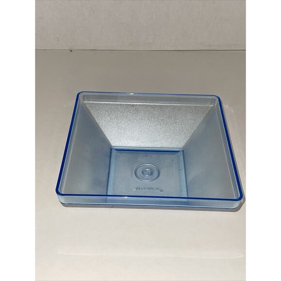 Tupperware 1388 1387 Chip & Dip Get Together Blue w lid 6.5" square USA - Picture 3 of 4
